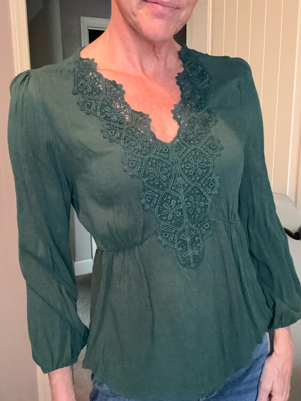 Francesca's Collections Teal Green Lace-Trim Peasant Top